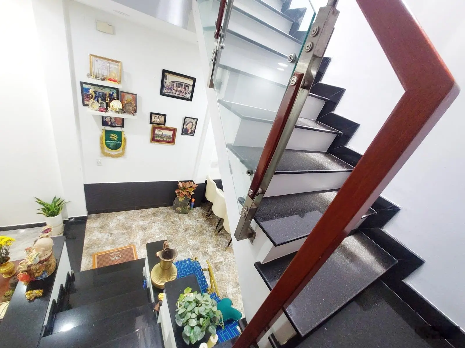 Lã xuân oai-tăng nhơn phú a - q9 - nhà đẹp ở ngay - đường rộng 6m xe hơi đổ cửa - 53m2. chỉ 5,1 tỷ