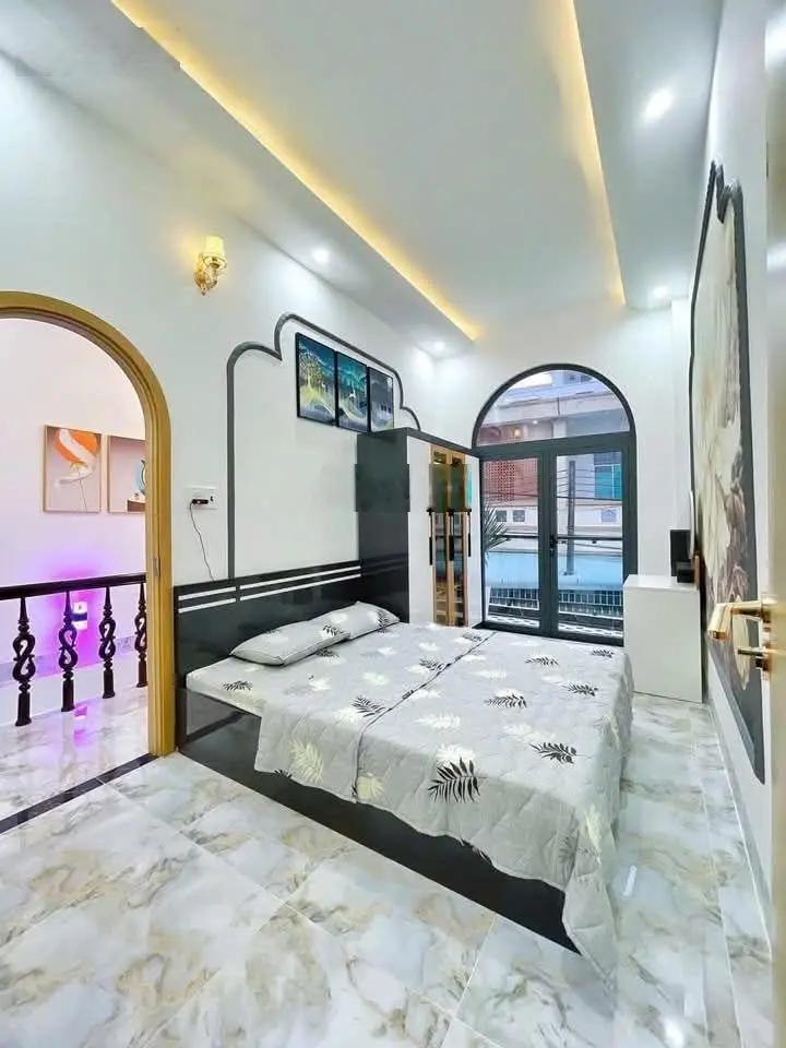 Bán gấp nhà phố Đào Tấn, ngõ nông gần phố, mới full nội thất, cách ô tô 72m, DT 37m2 * 5 tầng