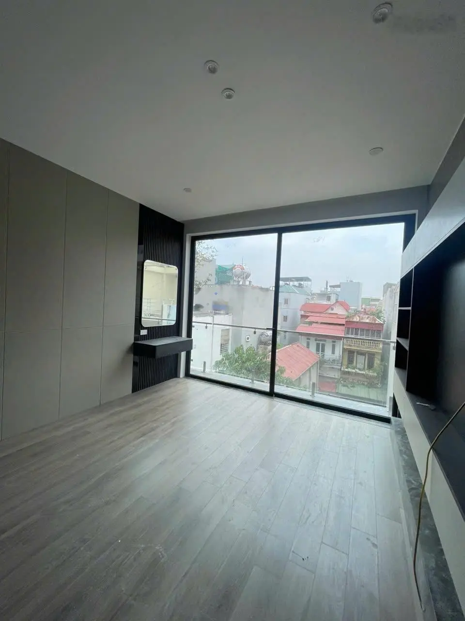 Cần bán nhà bồ đề long biên hà nội.