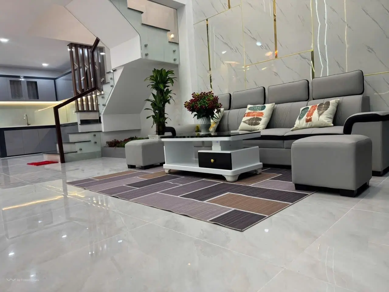 Nhà 1 trệt 1 lửng 3 lầu ngay Hà Huy Giáp vô 15m