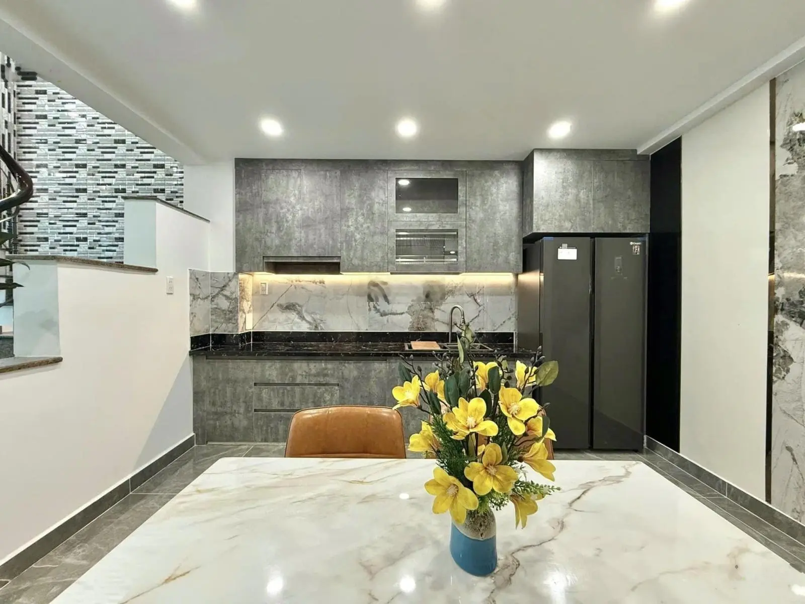 Bán gấp nhà Đặng Văn Ngữ, p14, Phú Nhuận. Dt 53 m2 . Giá 2,3 tỷ