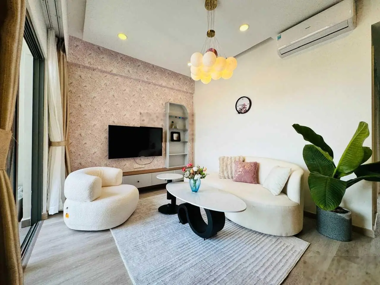 Bán căn 2 phòng ngủ giá 6,45 m2, tại Xa Lộ Hà Nội, phường Thảo Điền, quận 2
