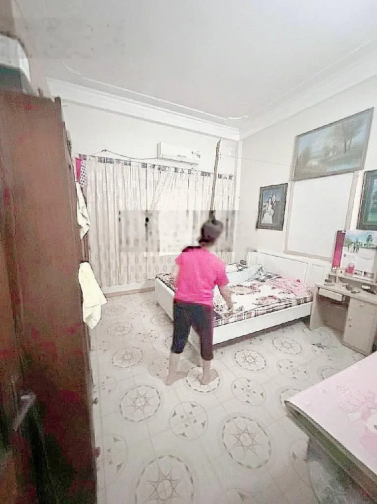 Hồ Tùng Mậu , 65m2 , 4 tầng , chủ cần tiền giảm mạnh 1 tỷ , giá mới 8,9 tỷ . gần 5 đh lớn .