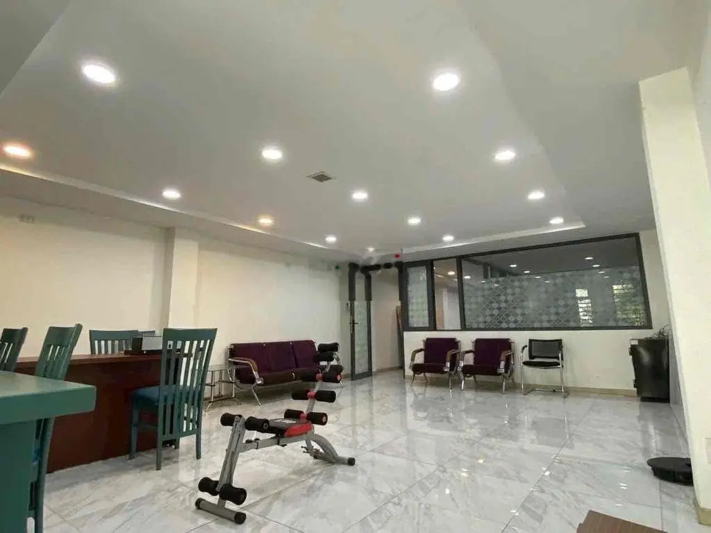 Hạ giá 1tỷ bán nhanh nhà 5tầng Mặt Tiền Lê Hồng Phong