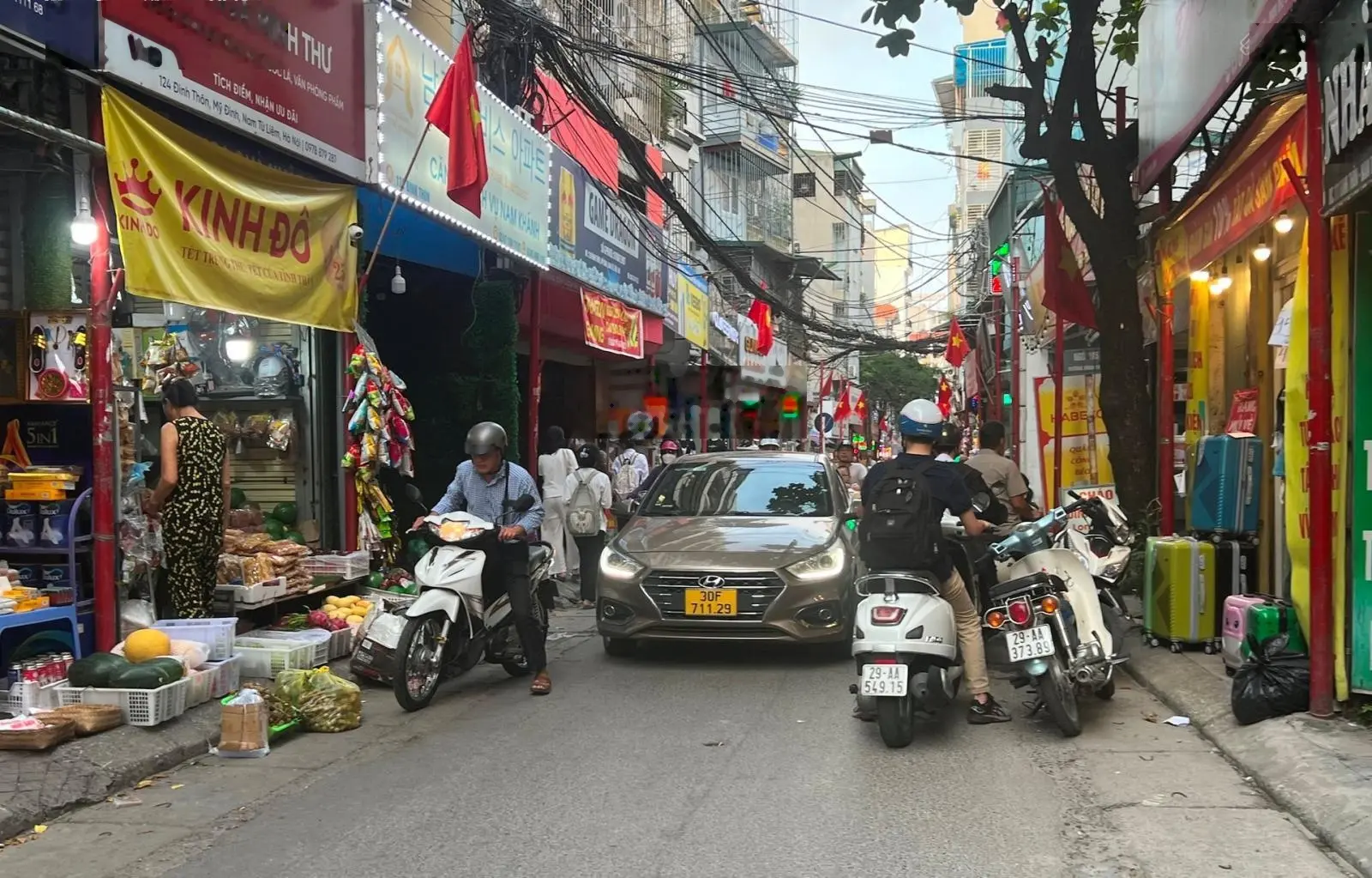 Bán nhà phố Đình Thôn ô tô tránh kinh doanh đỉnh 95m2 x 5,5m mặt tiền giá thương lượng