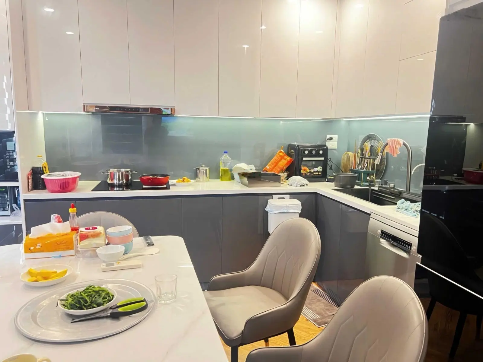 Bán nhà Thạch Bàn, Nguyễn Văn Linh, Long Biên, 55m2, 6 tầng, giá 12.7 tỷ, gara ô tô, thang máy xịn