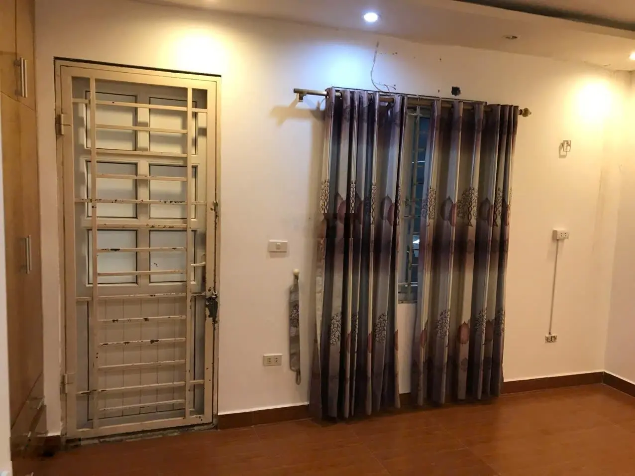 Chị gái mình cần bán nhà riêng tổ 20 Làng Nha Thạch Bàn, DT 60m2, MT 5,1m, giá 7,8tỷ
