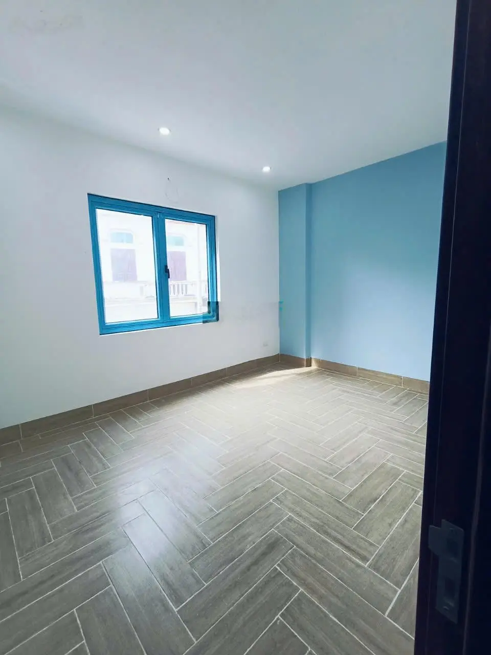 Bán nhà đẹp Tân Phú, DT 46m2 thuận tiện đi song phương cao tốc Láng - Hòa Lạc, Vinhomes Thăng Long