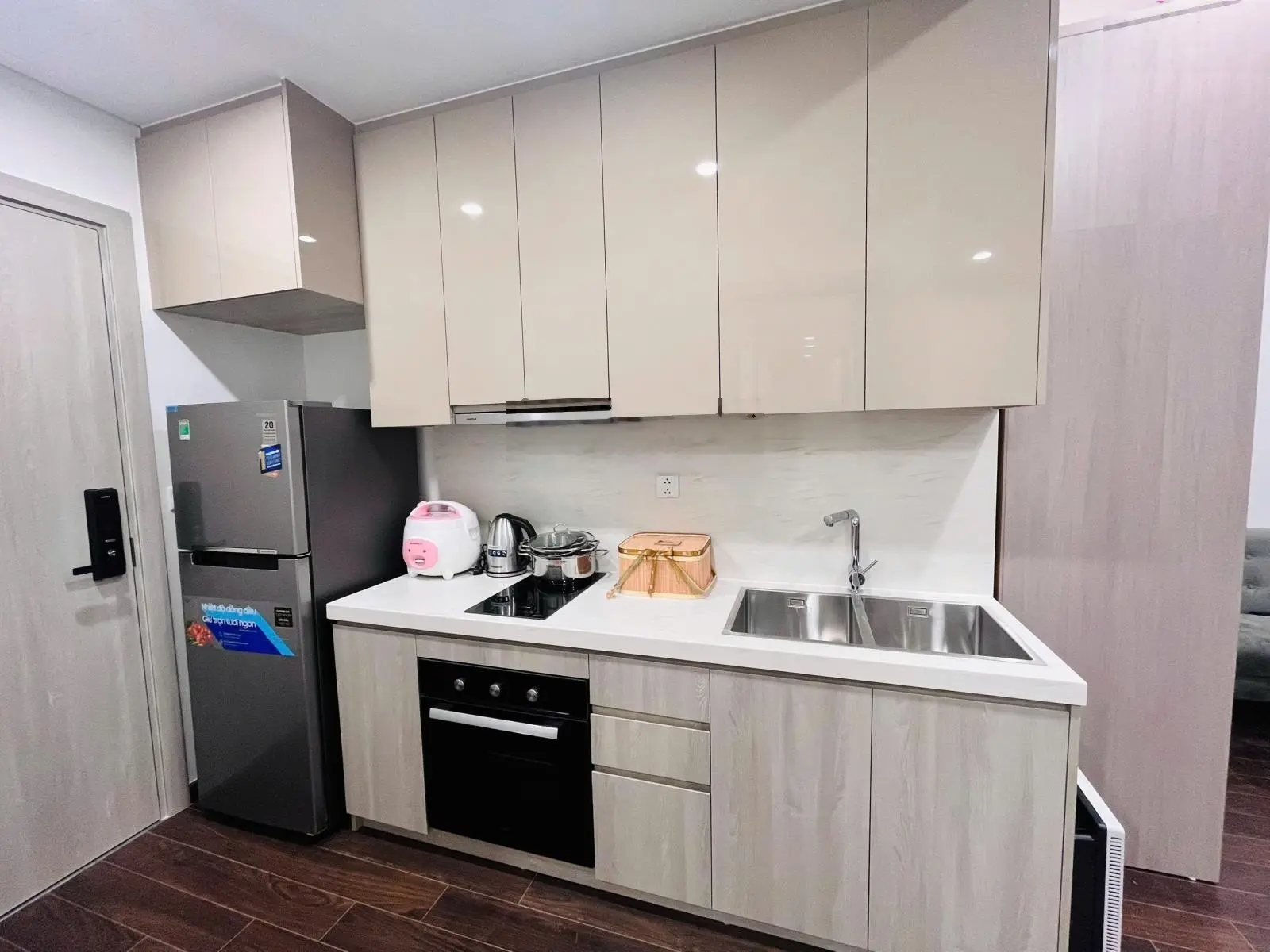 Chính chủ cần bán chuyển nhượng căn Studio 30m2 tại Masteri West Heights 1,8 tỷ