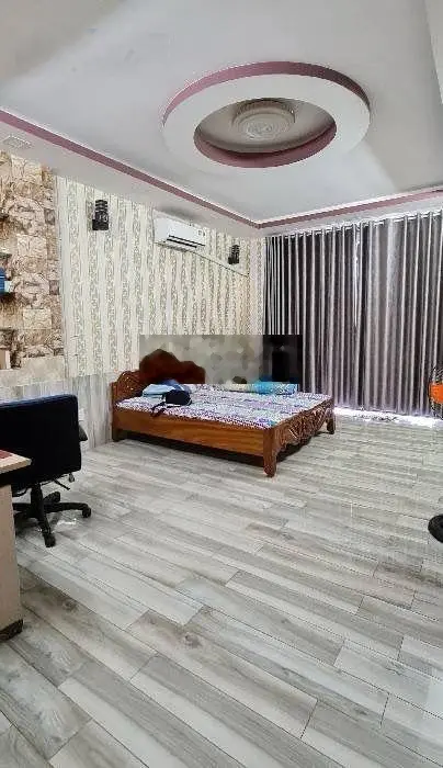 Bán nhà mặt tiền 4 tầng, diện tích : ngan 7 mét _ dài 20 giá 14 tỷ 900 thương lượng.