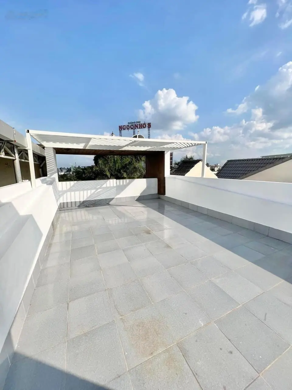 BÁN NHÀ 2 LẦU VỊ TRÍ ĐẸP KDC HỒNG PHÁT DT 4,5 X 24 =108m2 DTSD 266m2 Lộ 17M GIÁ RẺ NHẤT KHU VỰC