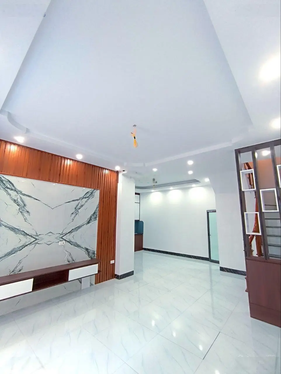 Biêt thự mini, 3 tầng, mặt tiền 6,69m, oto đỗ cửa,giá chỉ có 3,2 tỷ.