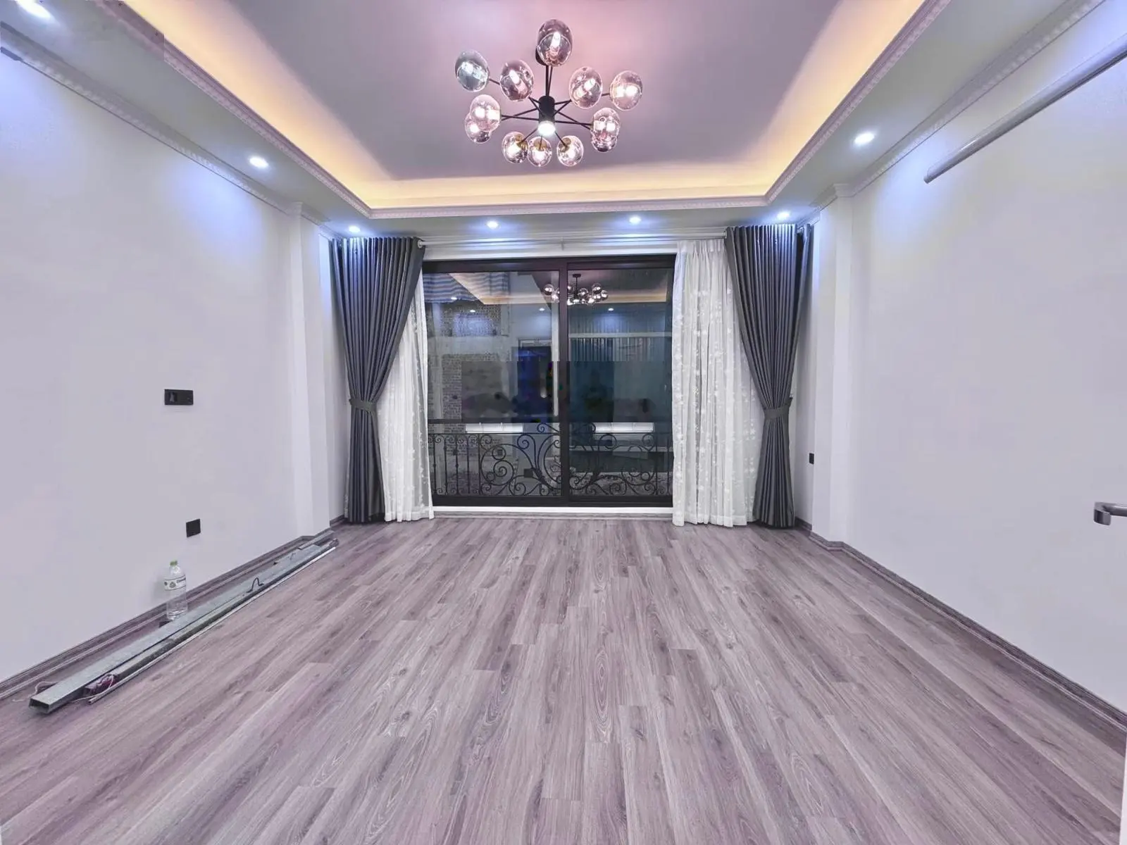 Nhà phố Yên Hoà 34m2 * 5 tầng mới, ngõ rộng thoáng, gần phố 7.6 tỷ