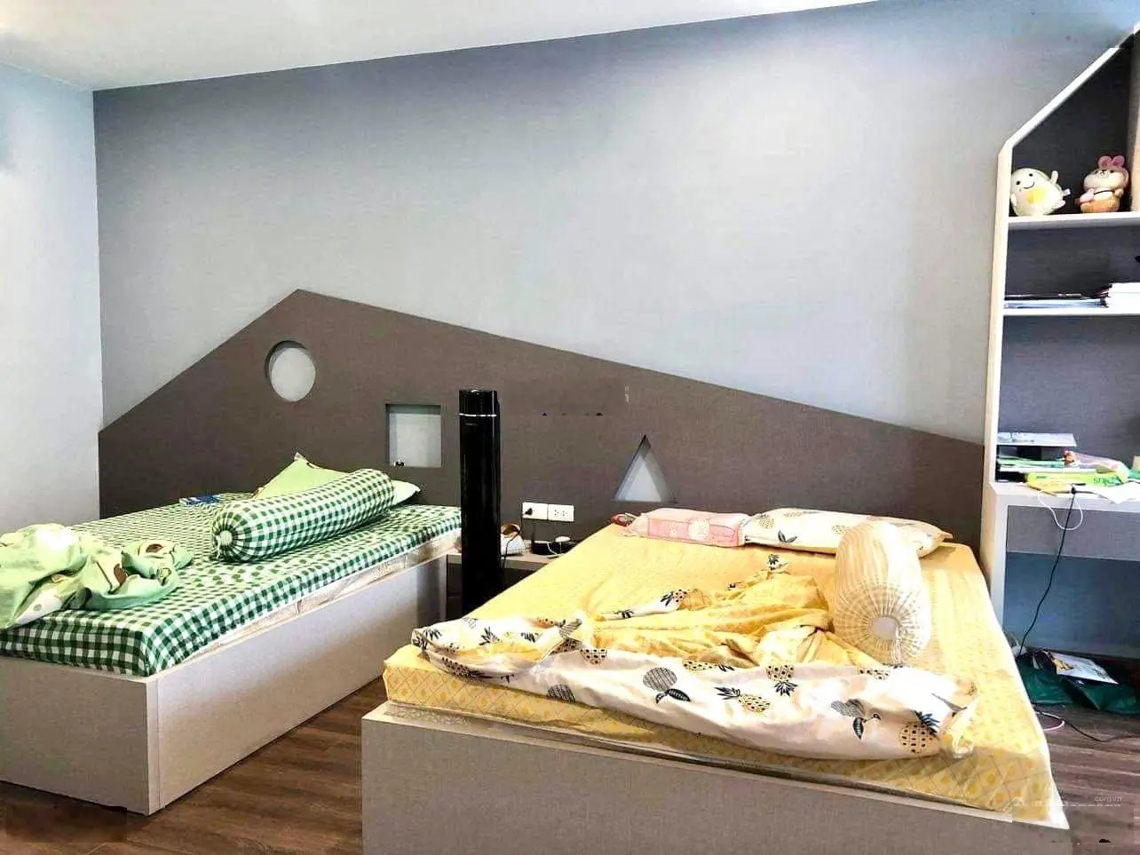 Bán nhà Phạm Tuấn Tài, Đặng Thùy Trâm 68m2 vỉa hè 16 chỗ tránh, công viên 16 tỷ Cầu Giấy