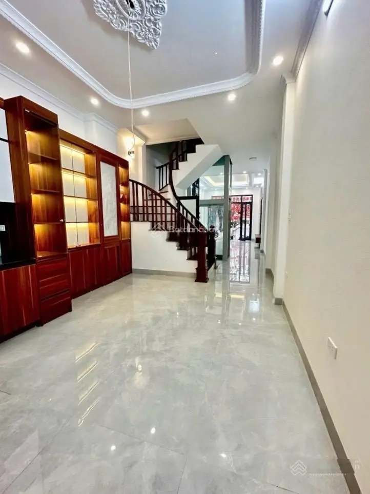 Bán nhà đẹp khu phân lô Hồng Hà - ô tô ngủ trong nhà - thang máy êm ru - nhỉnh 15 tỷ