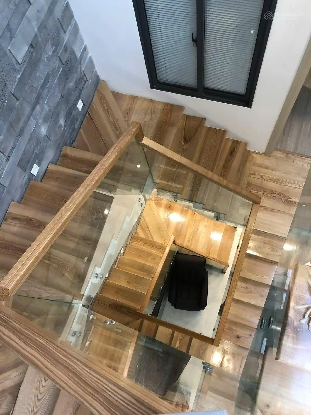 Bán nhà 3 tầng siêu đẹp đường Dương Lâm bên sông Hàn, full nội thất mới xịn giá rẻ bán nhanh