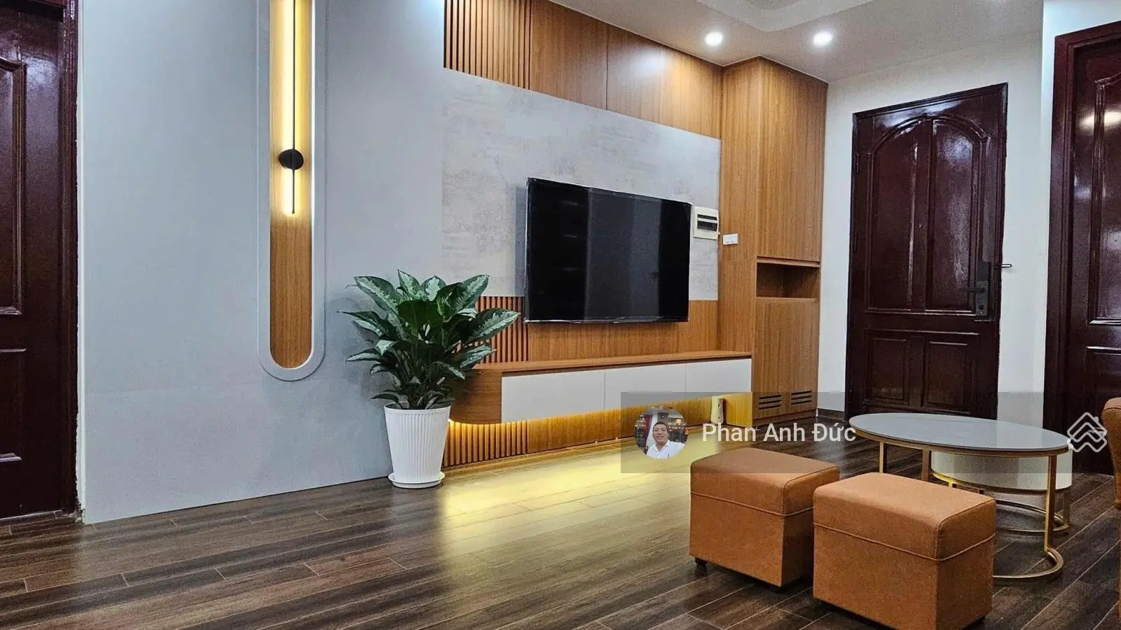 Bán Căn Hộ CCCC D11 Sunrise Building - 90 Trần Thái Tông , Nội Thất Cao Cấp , Tầng Đẹp, Hướng Mát