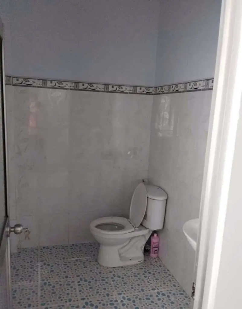 Bán nhà mặt tiền nhựa