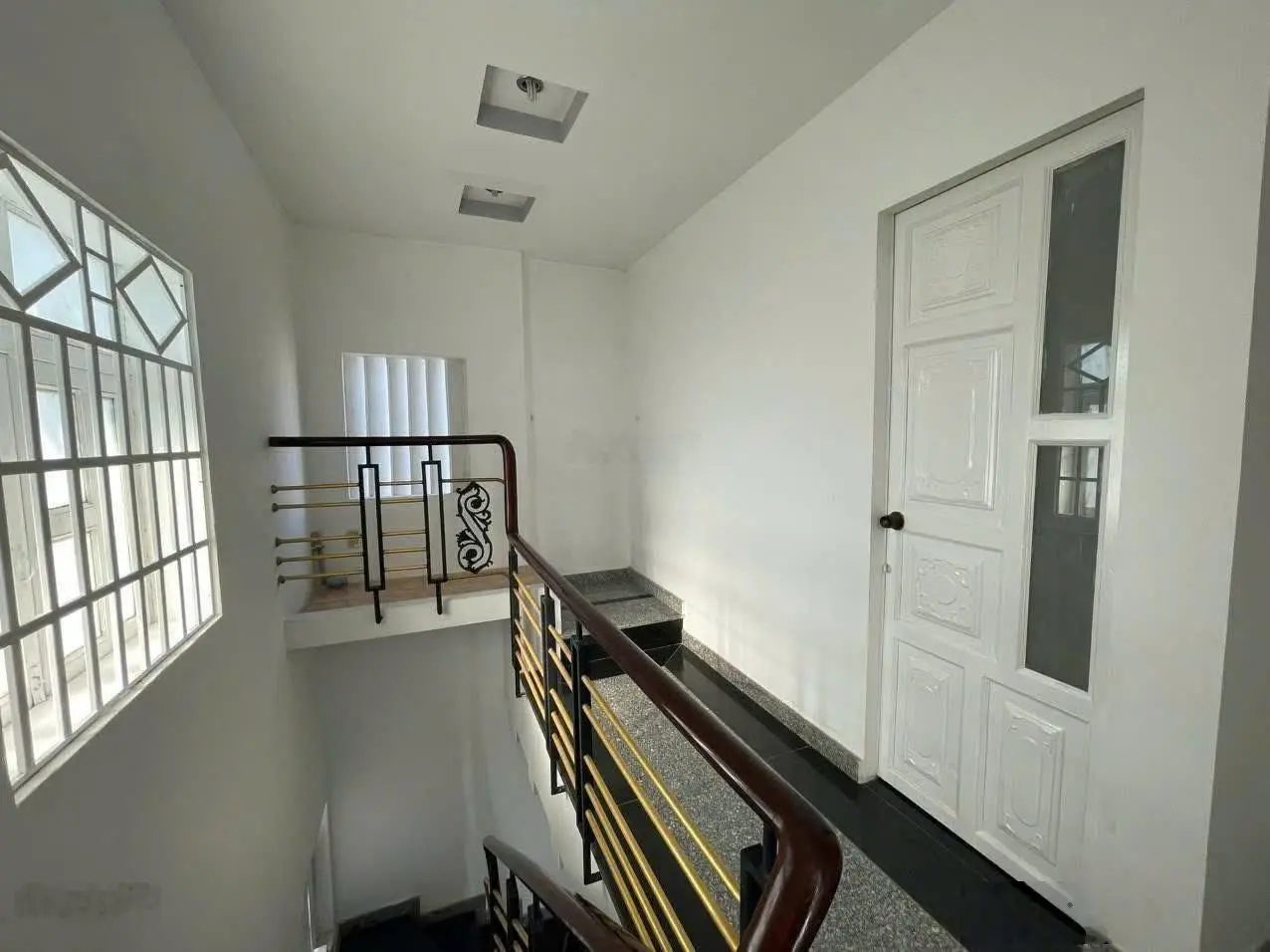 Kẹt tiền gấp lắm bán căn nhà này , xây chắc 6x 17m 1 lầu bê tông cốt thép