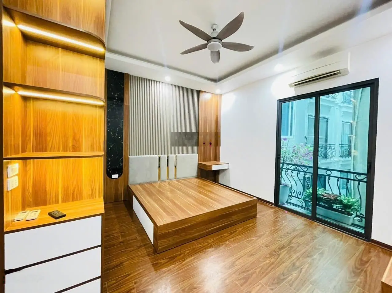 Mặt ngõ thông kinh doanh Nhân Hòa! 5m ra ô tô tránh, nở hậu, ngõ thông, cửa sổ các tầng 53m2*5T