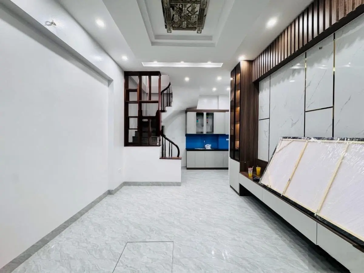 Bán nhà trung tâm thanh xuân gần ô tô_diện tích 31m_5 tầng_mặt tiền 3,8m_giá 6,65_lh : 0977865445
