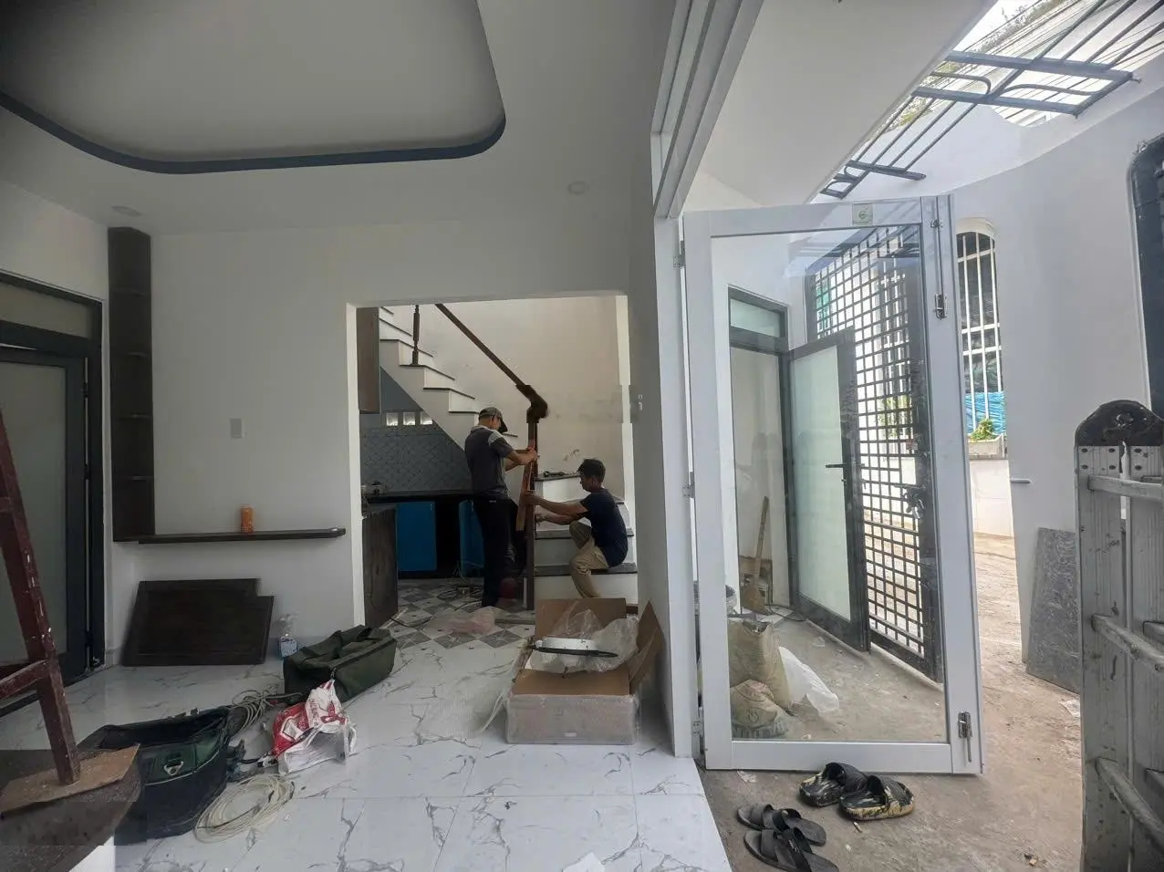 Cần bán nhà căn góc đường Dương Vân Nga - Vĩnh Hải - DT 53,5m2 - Nhà mới xây, full nội thất.