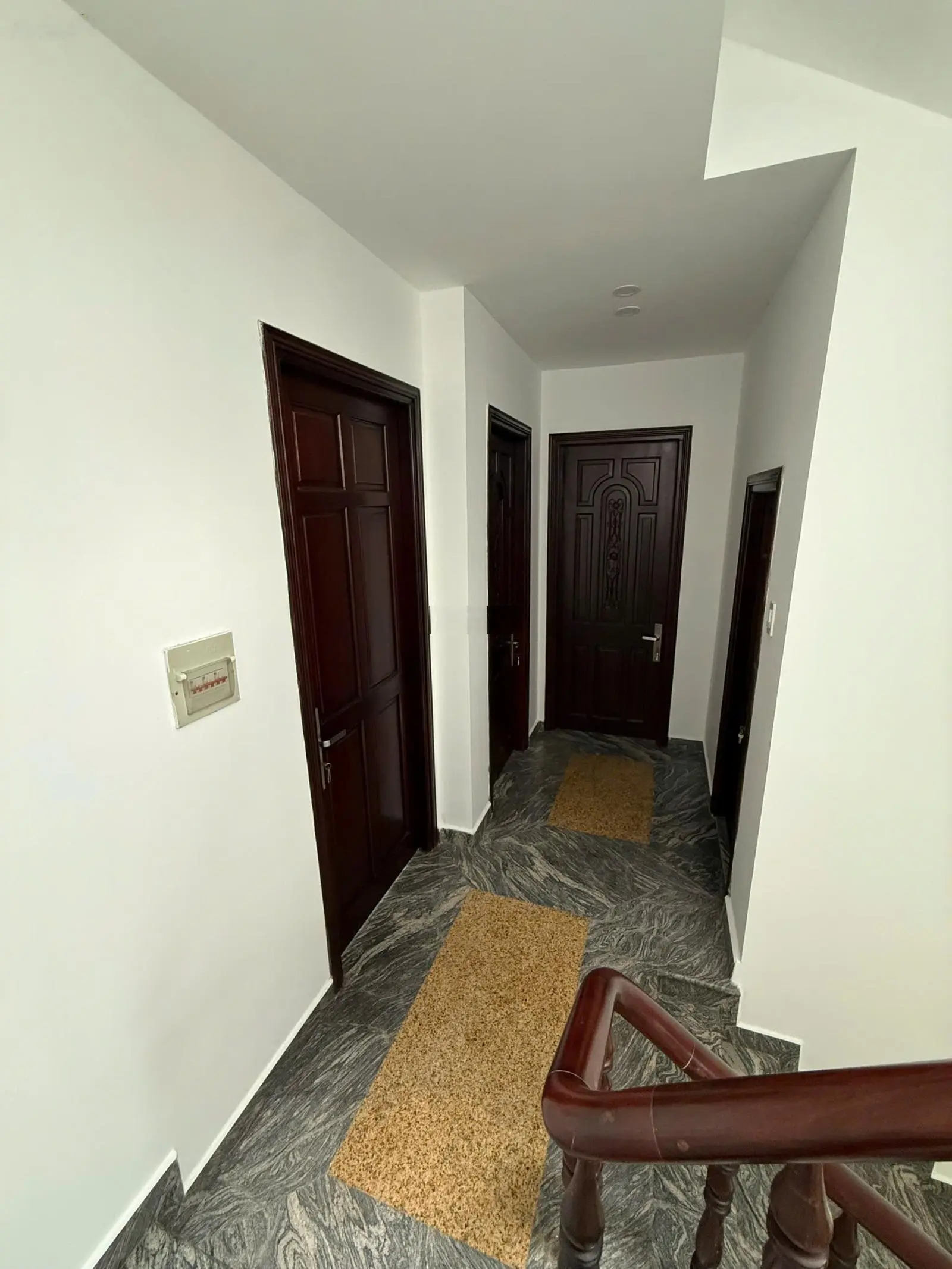 [HOT] Chính Chủ Nhà 3 Tầng 1 sân thượng, mặt tiền, Gần ủy ban Q2.Sổ hồng rõ .17 Tỷ thương lượng TT