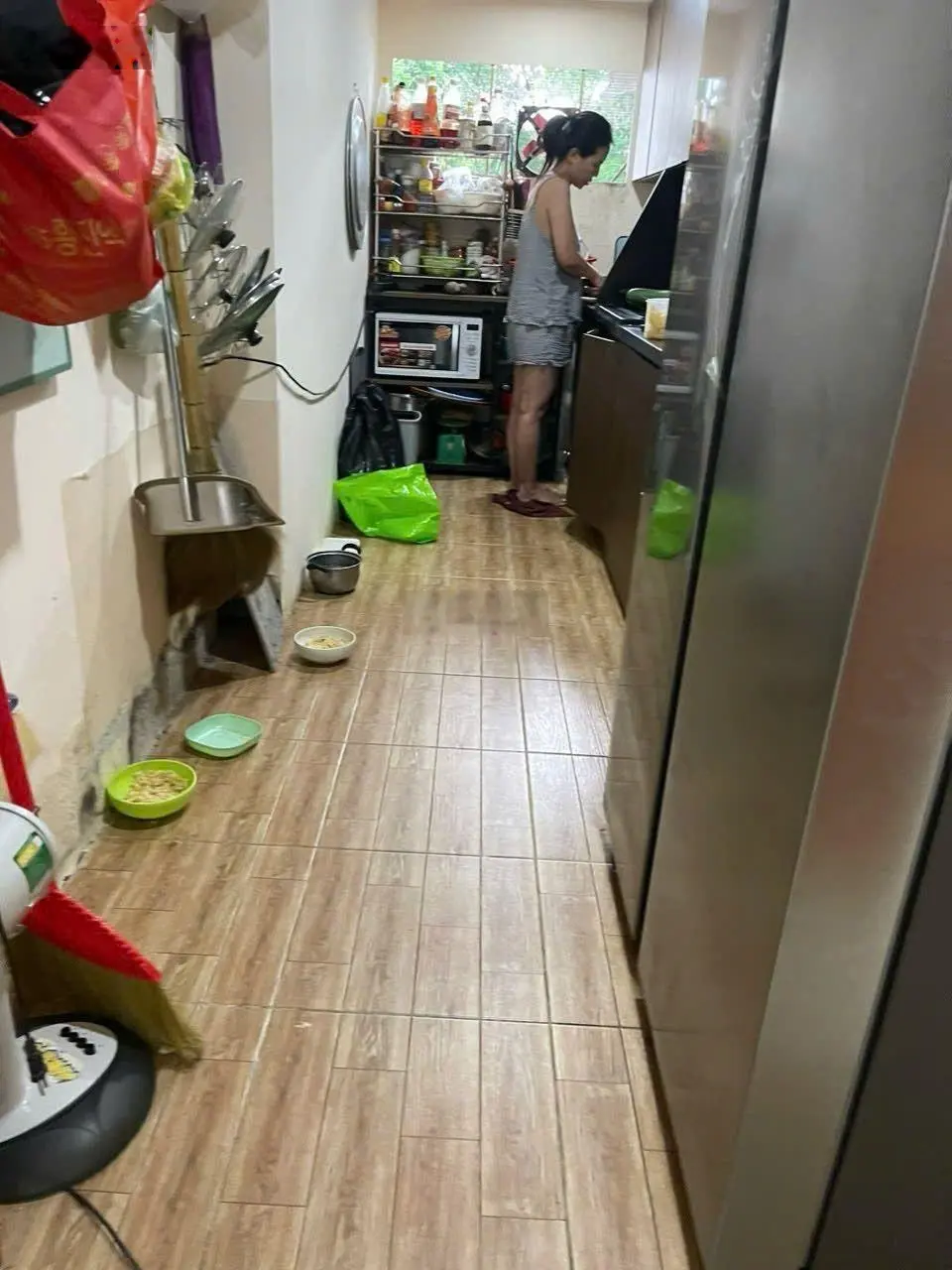 Chính chủ cần bán tập thể tầng 4 nhà D7 Phương Mai sổ đỏ 39.8m2 thực tế 77m2 có 03PN, 02 VS 3.3 tỷ