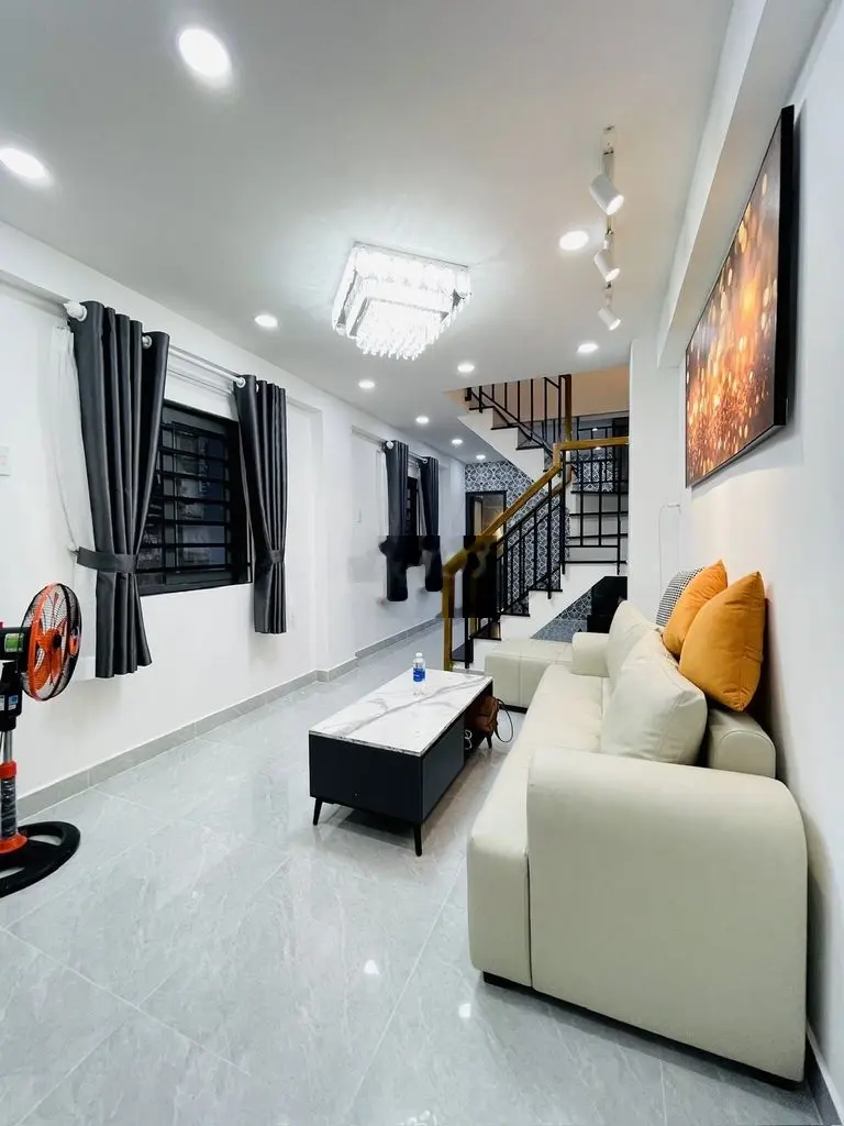 Nhà mới đường Phan Văn Trị, P11. 30m2 1 trệt 1 lầu, 2PN 2WC, full NT