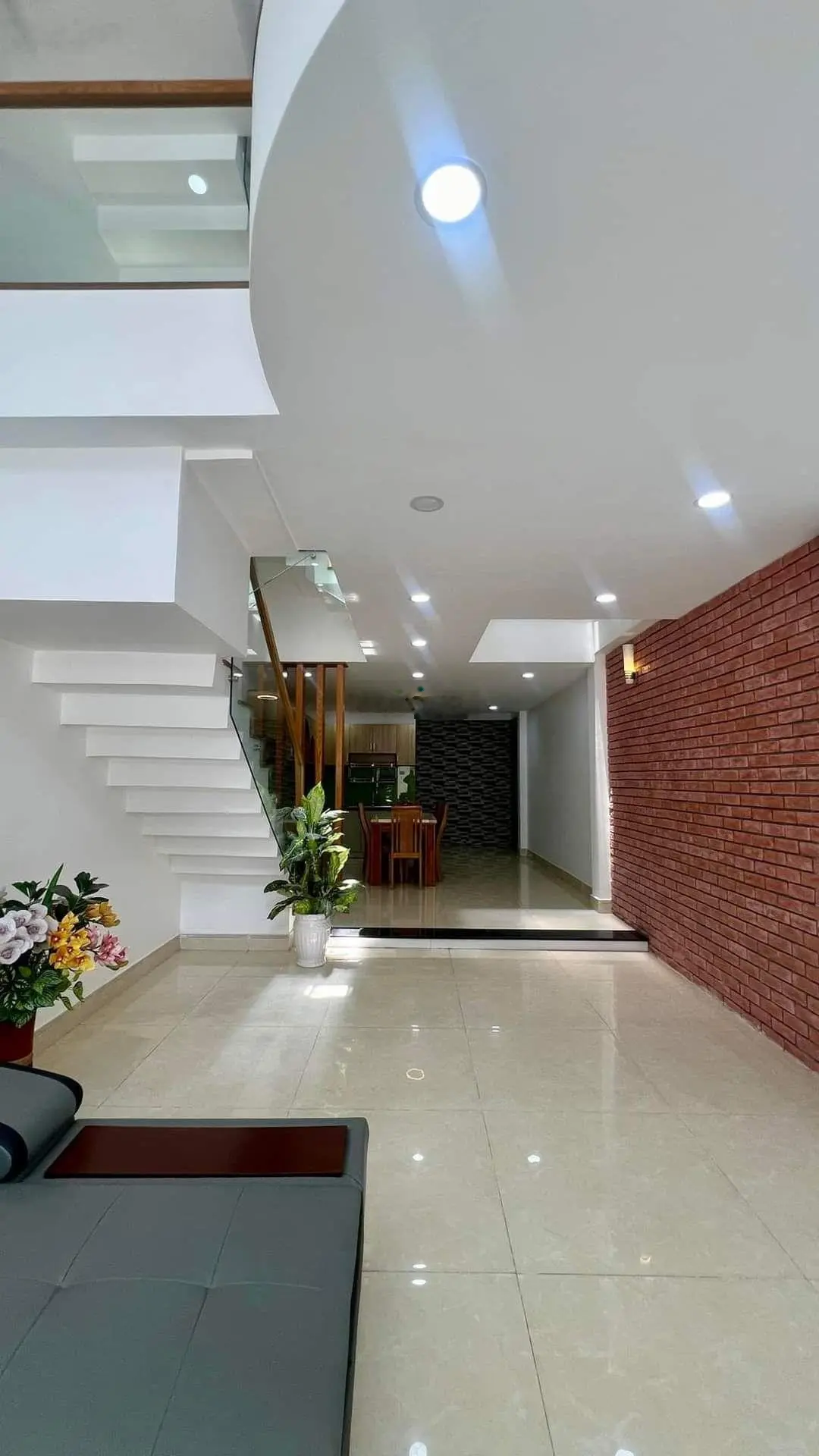 Bán nhà mới hiện đại, xe hơi vào sân, đường số 3, Phường 9, Gò Vấp