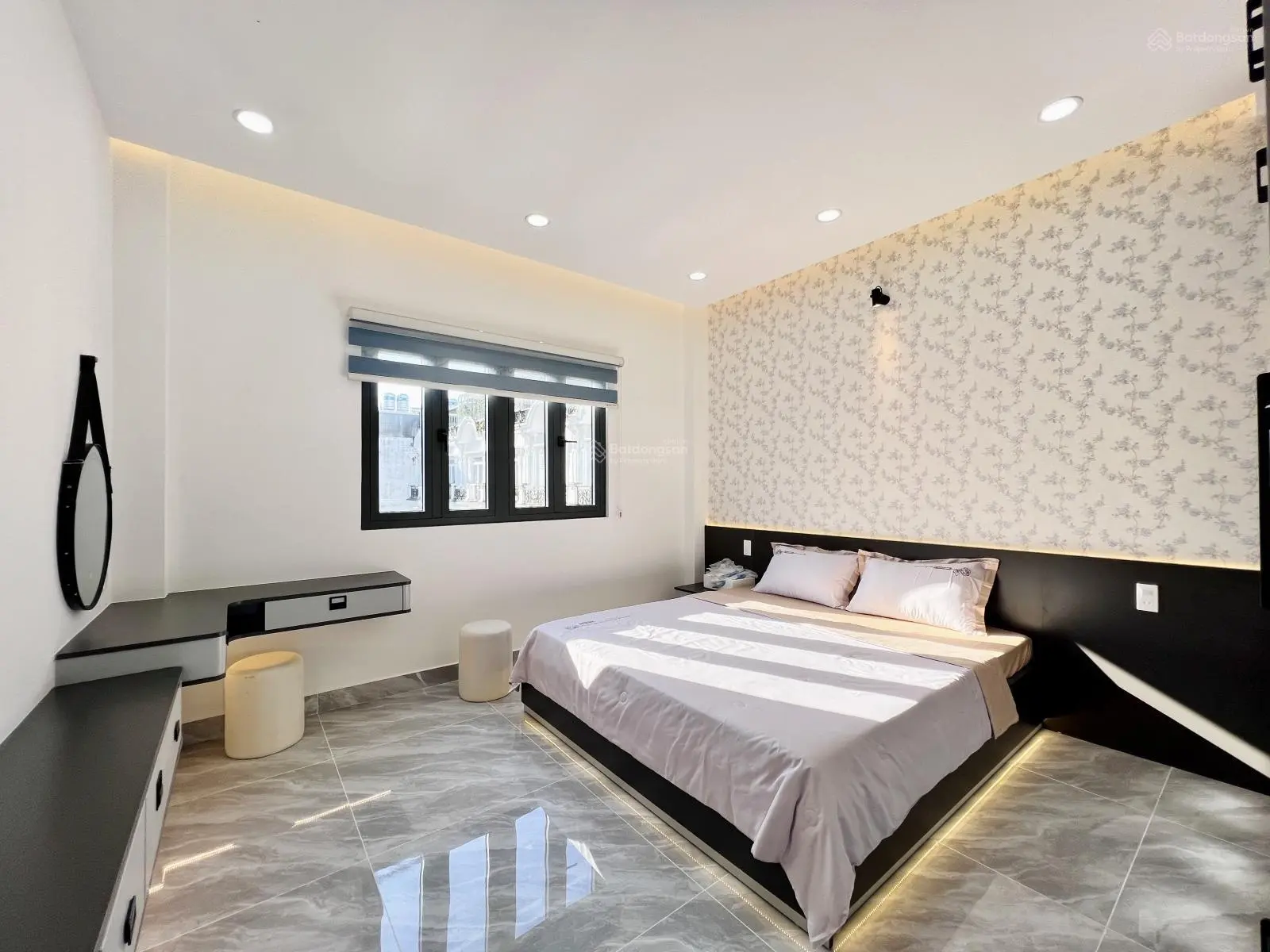 Nhà mặt rạch 4 x 22m ngay trường học đường Tô Ngọc Vân Q12
