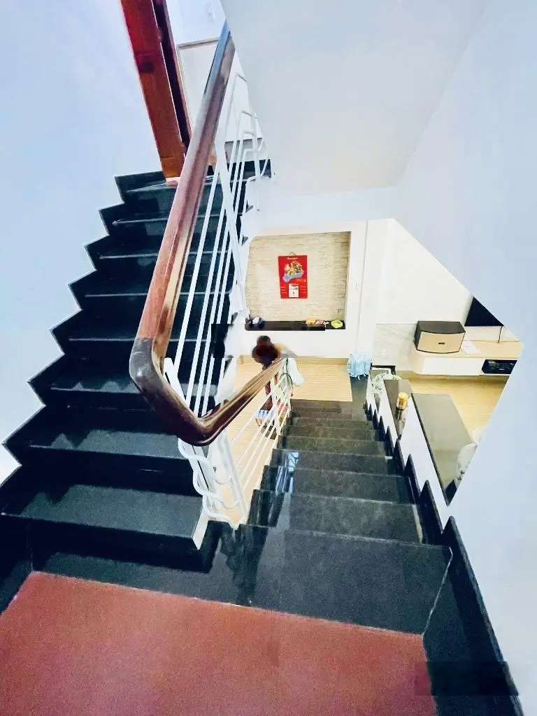 Khu hiếm nhà bán, nhà 70m2 ngang 5m, ngay Hoàng Việt-Út Tịch, P4, Tân Bình, gần sân bay, 9 tỷ nhỉnh