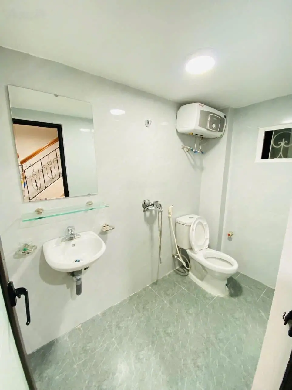 Em mệnh mộc khai xuân siêu phẩm nhà đẹp hàng bột, đống đa: 35m; 3 tầng; 5,9 tỷ
