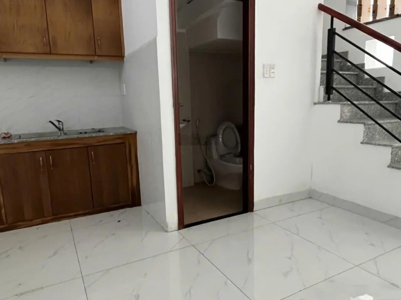 BÁN căn nhà 3 tầng tại Đường Hoàng Hữu Nam, 5,8 tỷ VND, 50,4 m2, siêu phẩm duy nhất tại Quận 9