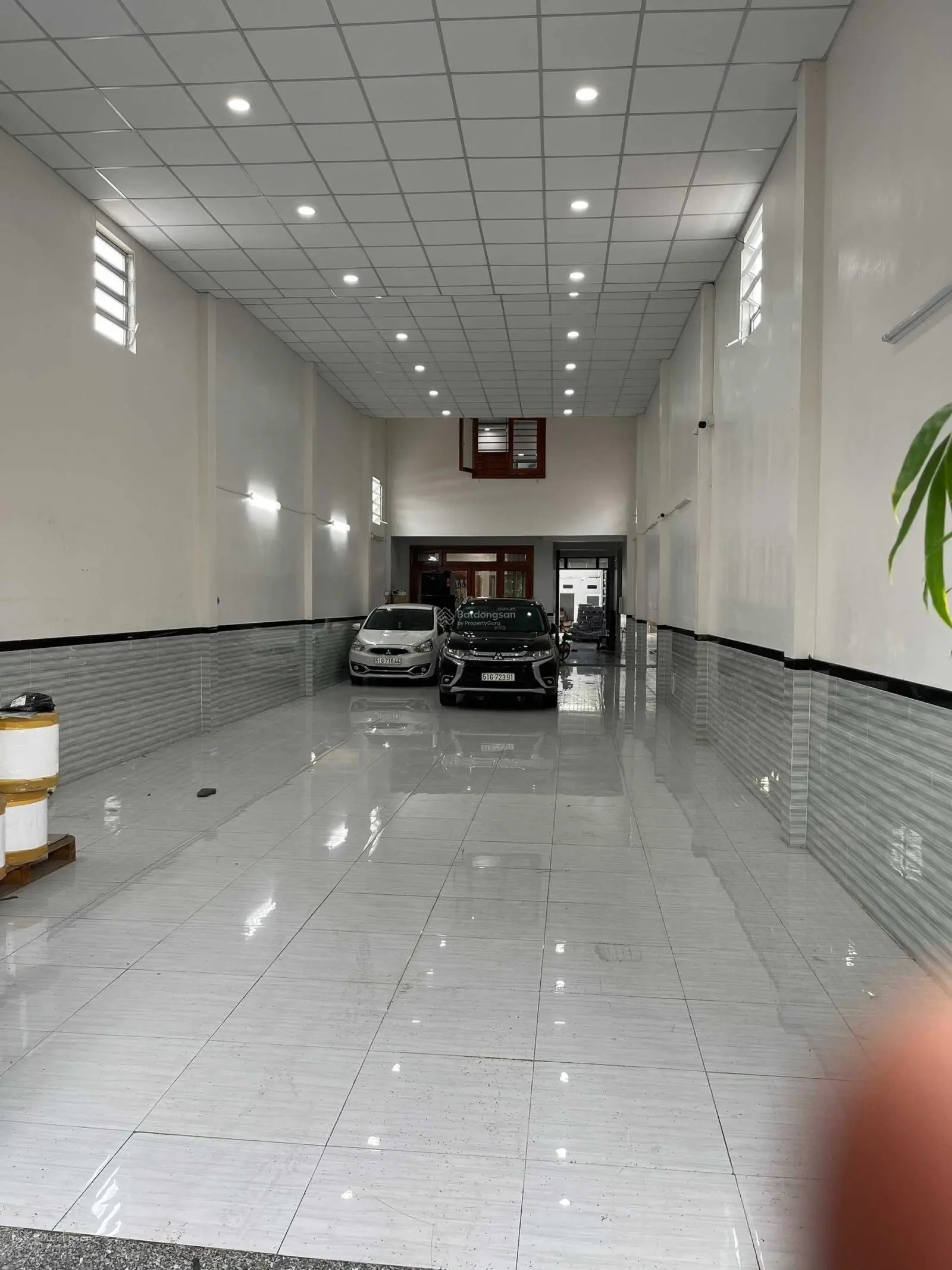 Bán nhà mặt tiền 42 đã hoàn công 6.05x50, phun thổ, 1 trệt, 2 lầu, 7.6 tỷ khu VIP Việt Kiều