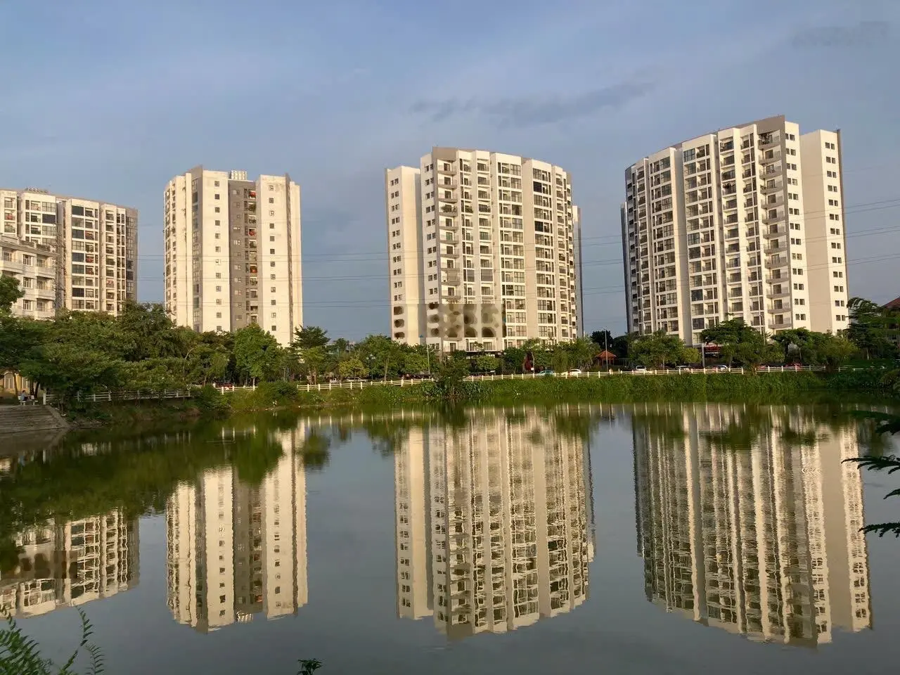Bán quỹ căn biệt thự đẹp đắc địa nhất khu đô thị Sài Đồng sôi động nhiều tiện ích rất đáng sống