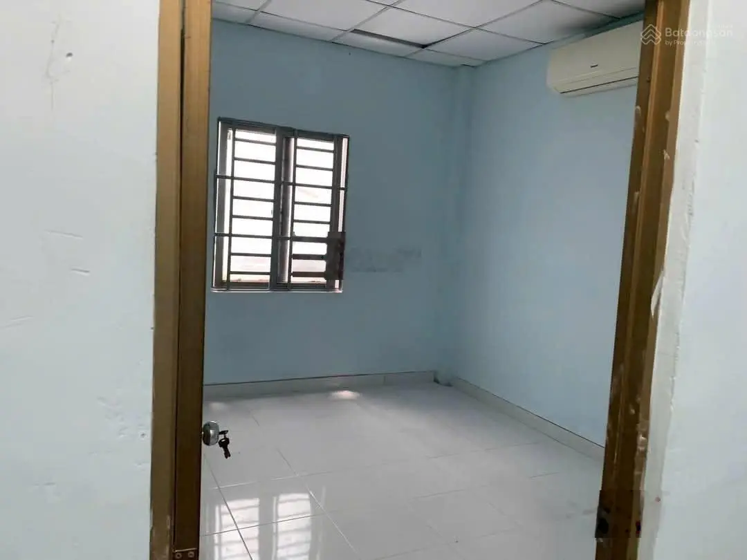 Nhà trệt lửng 3 phòng ngủ. Sổ hồng sạch đẹp. Gần chợ hiệp bình-phạm văn đồng. Hiệp bình chánh