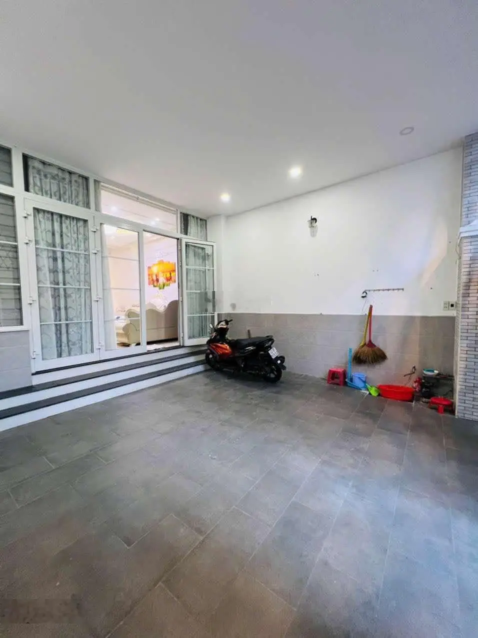 Bán lỗ biệt thự mini tân cổ điển - Kiệt Hoàng Diệu - gần Chợ Mới - Gọi Sa