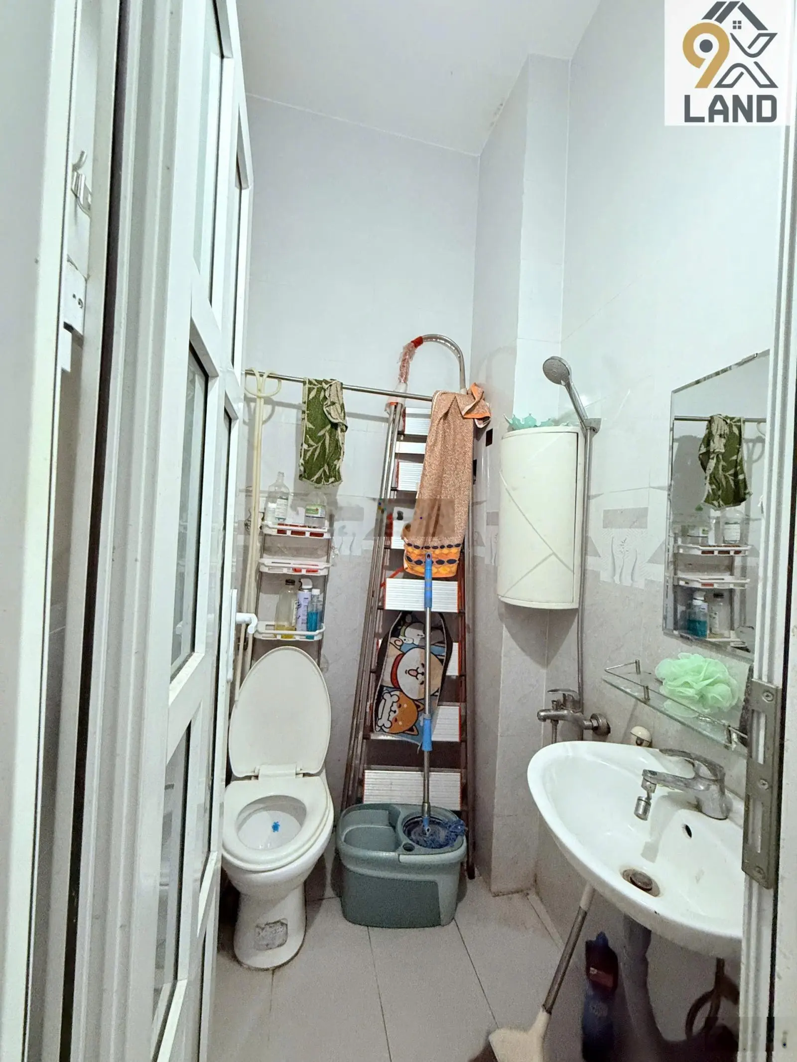 Bán gấp nhà 3 tầng - xây kiên cố - gần hoàng diệu 2 - đường 7m - khu dân cư an ninh - sổ hồng riêng