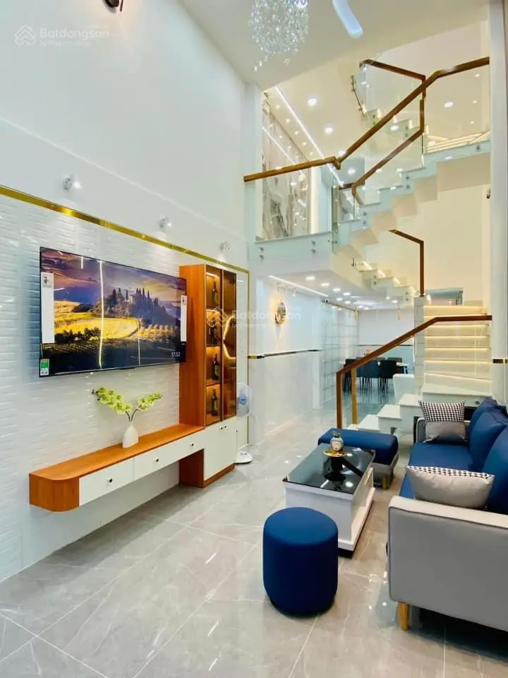 Định cư nước ngoài cần bán gấp ra căn Nguyễn Hữu Thọ, P. Tân Hưng, Q7, 77m2,giá 2tỷ5 sổ hồng riêng