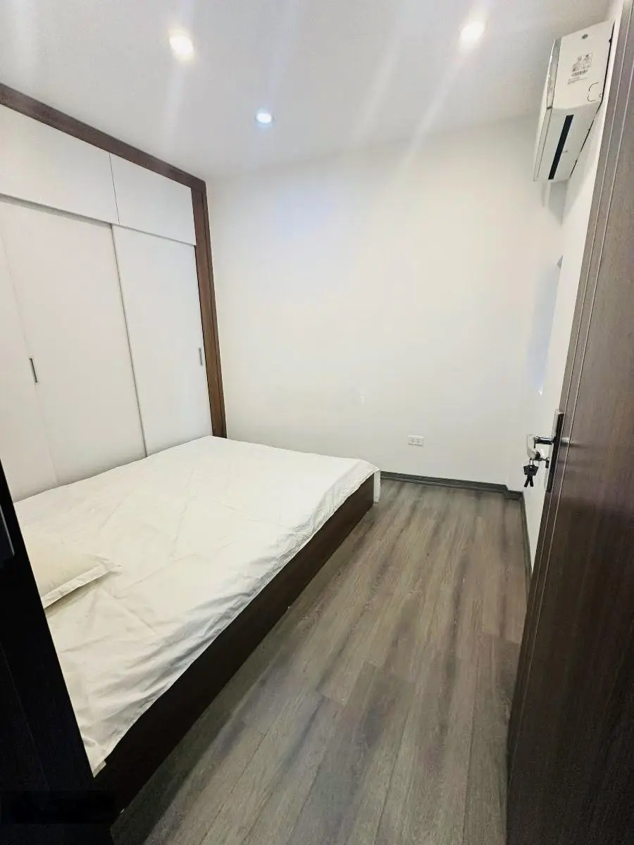 Giá cực tốt! Nhà đẹp ở ngay tại Kim Giang. Ngõ thẳng ra phố, chỉ 40m. Lô góc thoáng sáng. DT 42m2