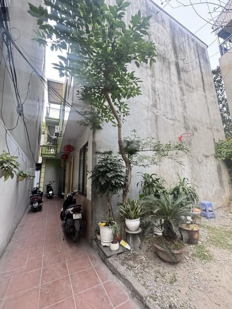 Bán nhà 3 tầng 46m2 đẹp long lanh, tặng nội thất, đường lớn 1 bước chân 4.5 tỷ