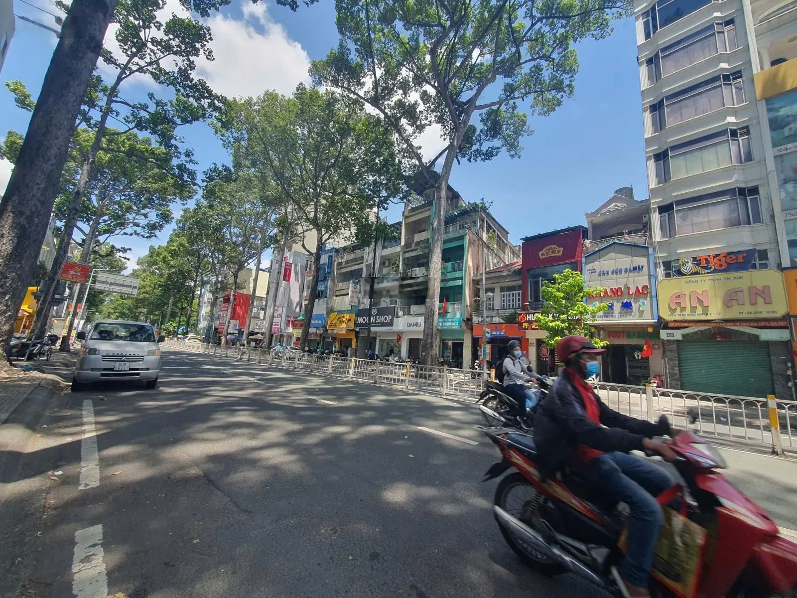 Bán nhà mặt tiền 200m2 đường Trần Hưng Đạo - quận 5 - giá 115 tỷ