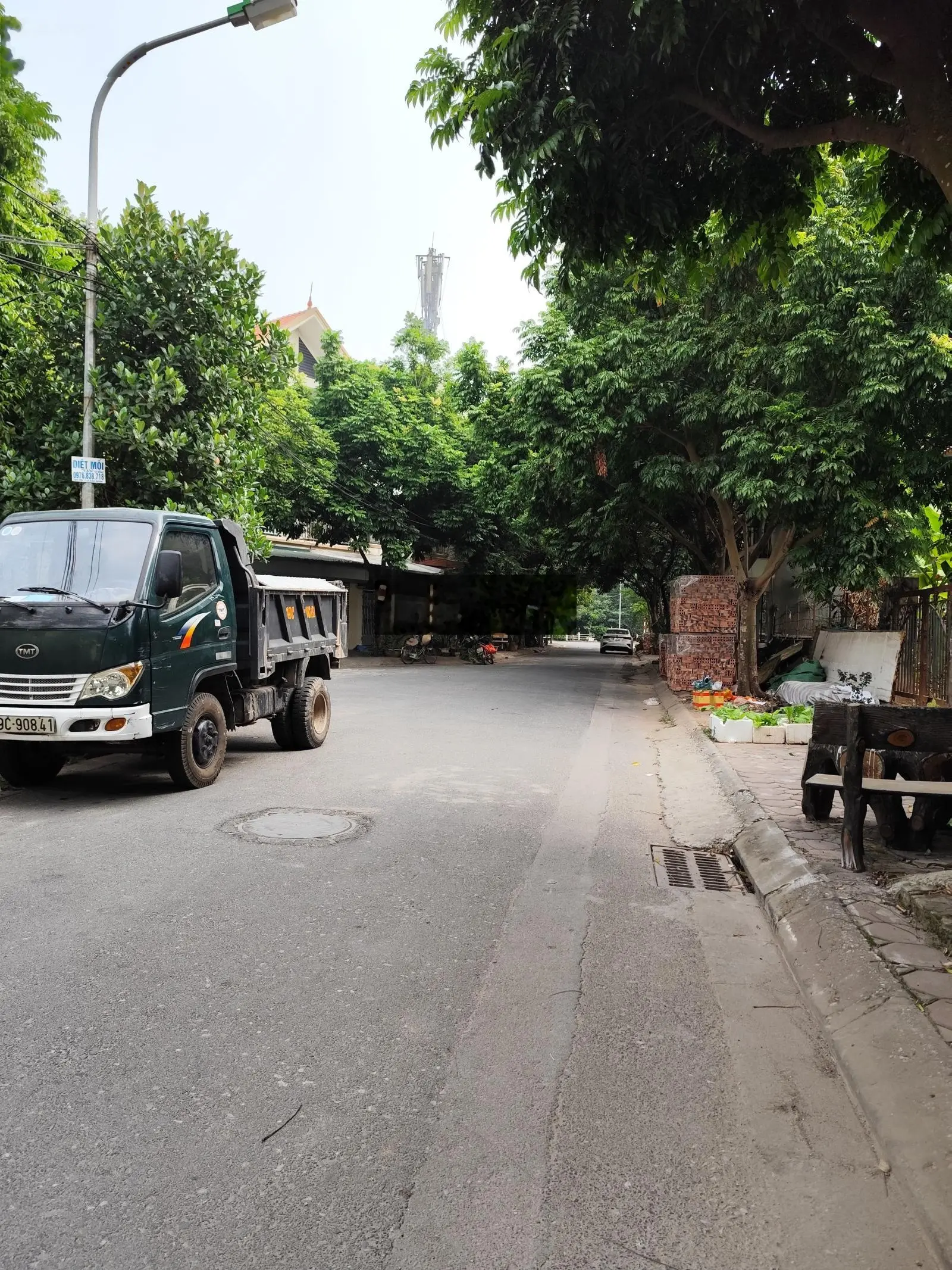 Bán đất tái định cư Thạch Bàn 70m2, MT 5m giá 11,5tỷ đường 12m vỉa hè ôtô tránh kinh doanh