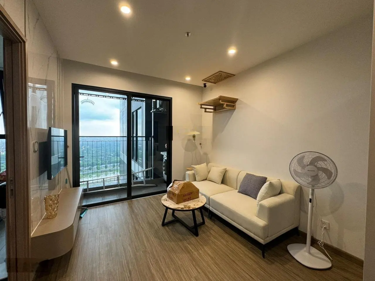 Chính chủ bán Căn hộ 1PN+1 giá 2,45 tỷ VND tại The Pavilion - Vinhomes Ocean Park