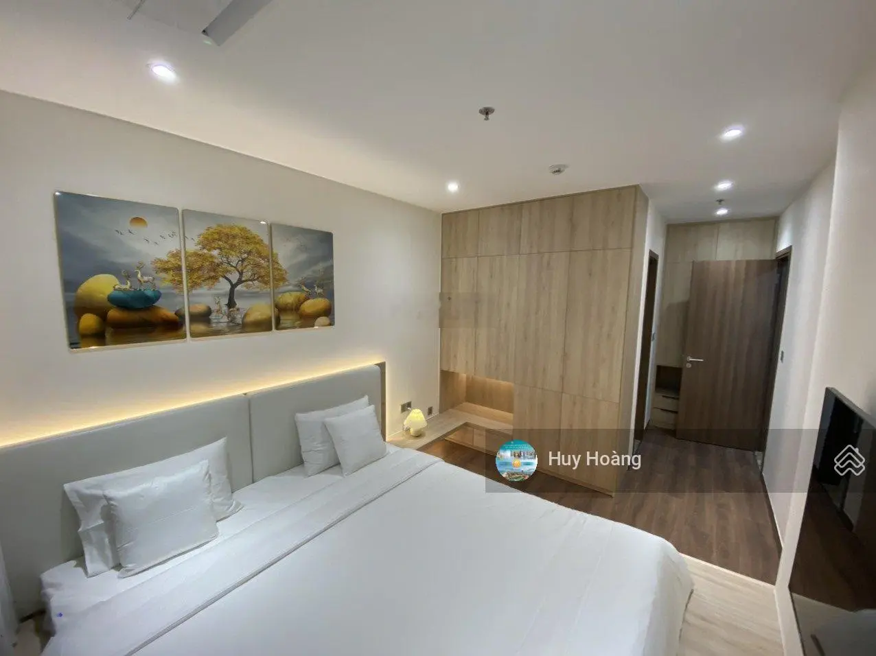 Chuyển công tác nên nhượng lại 1 căn 2PN - DT 77,5m2 view biển Mỹ Khê - full nội thất - chỉ 3,x tỷ