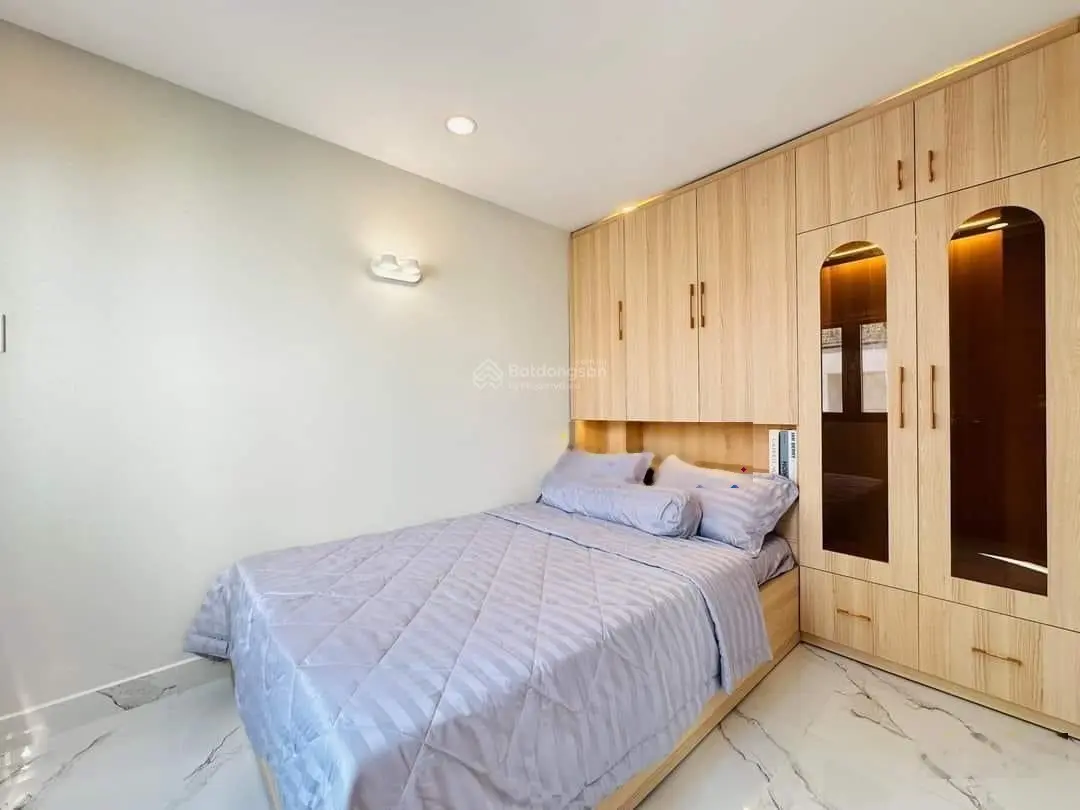 Cần tiền bán gấp nhà hẻm xe hơi Nguyễn Thị Minh Khai, Bến Nghé, Quận 1. Giá chỉ 4,8 tỷ. 0906 806 ***