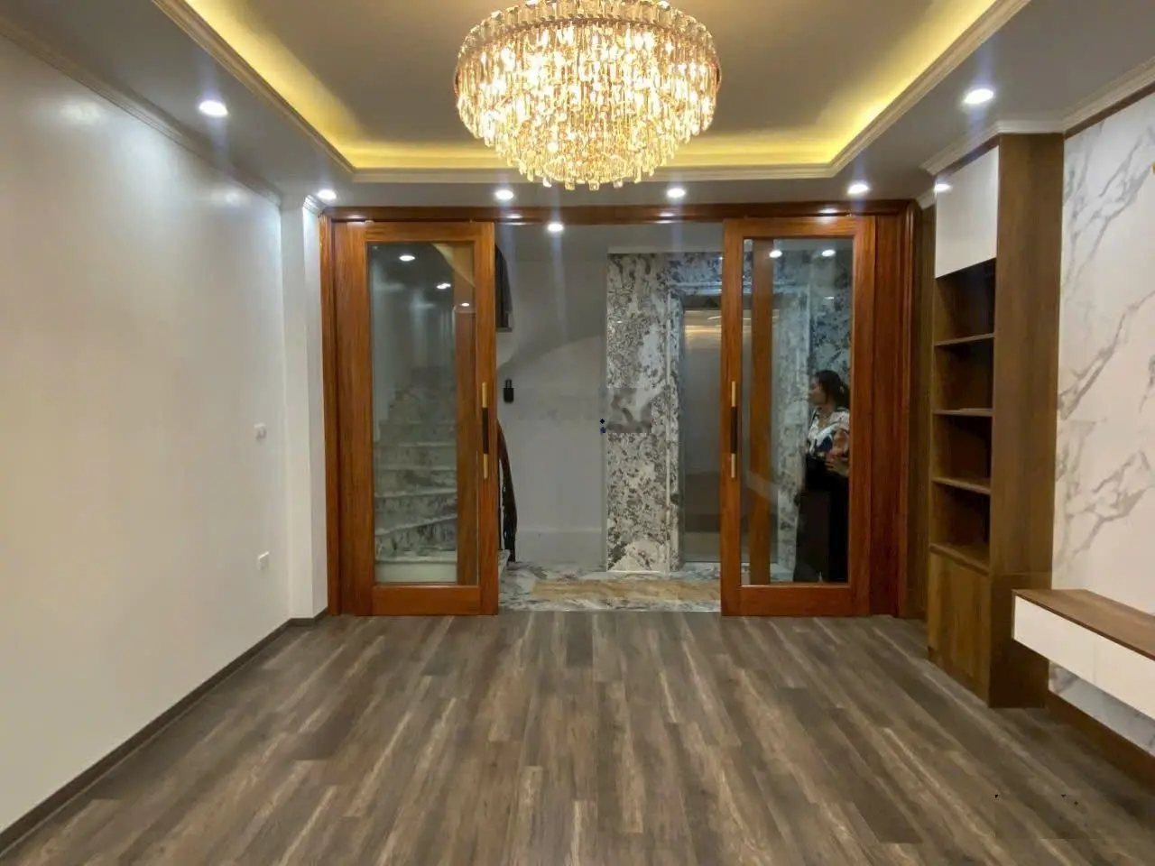 Nhà mặt ngõ thông - ô tô 7 chỗ vào nhà - Kinh doanh, Ở Thụy Khuê Tây Hồ, 45m 7 tầng, Có thang máy