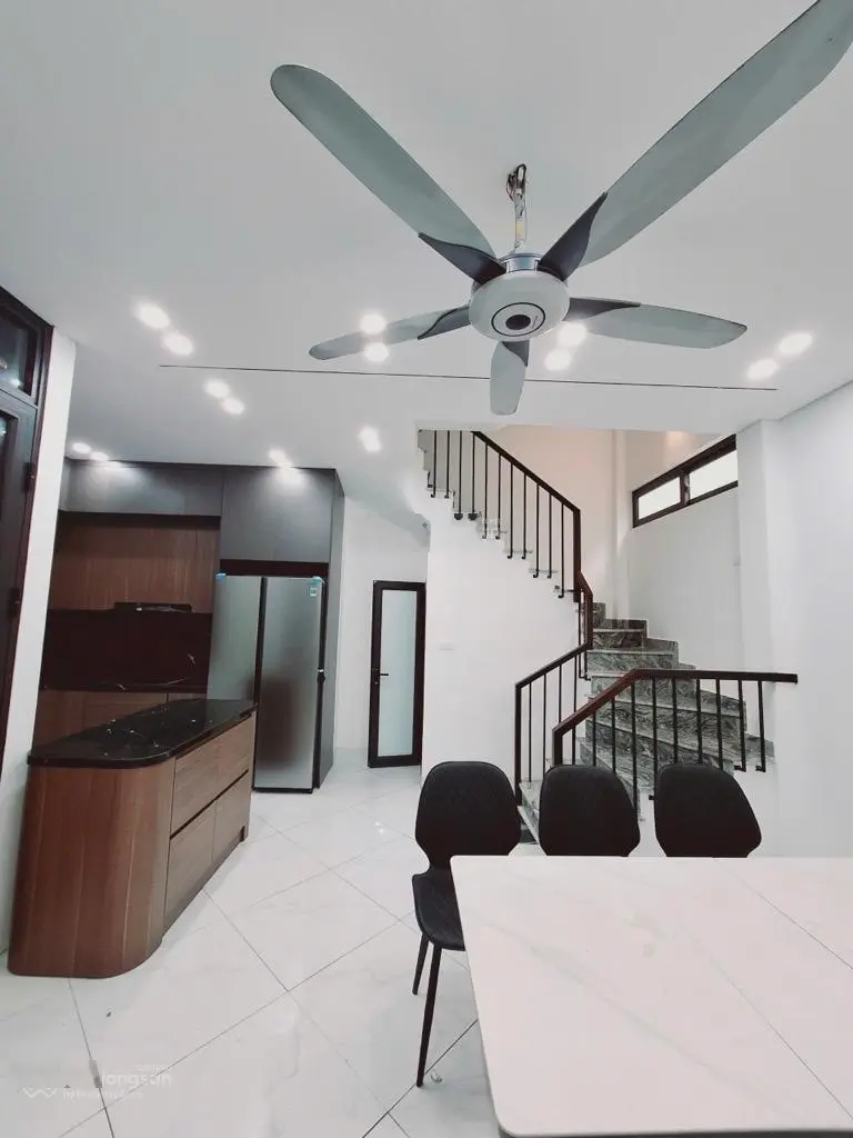 Bán nhà mới Ngọc Thuỵ, full nội thất, ngõ nông, ô tô đỗ cổng, diện tích 32m2, nhỉnh 5tỉ (tl)
