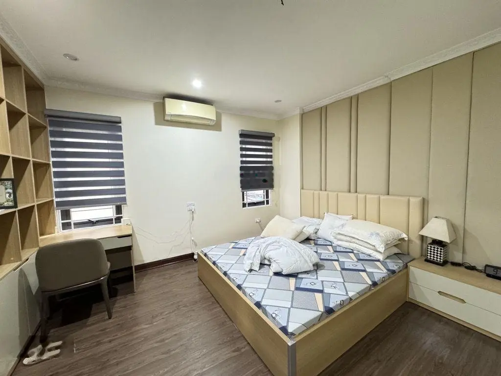 Nhà gần ngã tư Đại La, Minh Khai, 43 m2, ngõ thông, KD, giá chỉ 6 tỷ